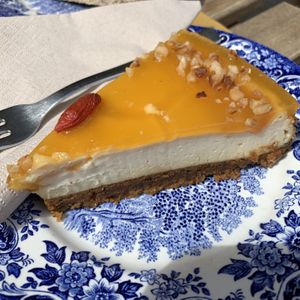 Vegan cheesecake at Sali and Pistacchi in Domodossola