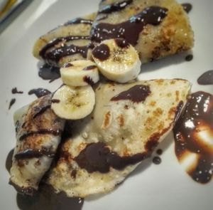 Vegan pancakes with banana and chocolate at Fresh Freaks in Brno