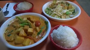 tofu in coconut sauce, noodles at Dara Thai Express in Page