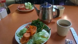 cheap tea & salad bar that's included in the price at Dara Thai Express in Page