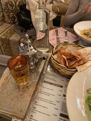 Thé caldo at Shawarma King in Montichiari