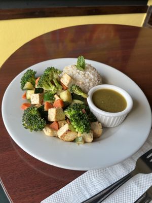Lemon Stir Fry with Tofu  at Un Solo Sol in Los Angeles
