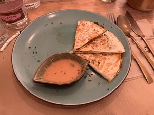 Quesadillas (empezadas 🤣)  at Punto Vegano in Madrid