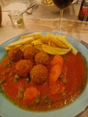 Albóndigas quinoa at Punto Vegano in Madrid