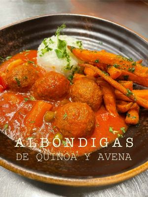 Albóndigas caseras, con boniato frito at Punto Vegano in Madrid
