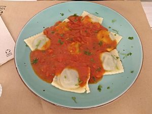 Daily menu / Sundays / Main course / Ravioli at Punto Vegano in Madrid