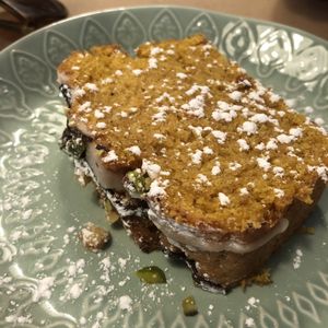 Pumpkin and ginger cake with nuts at Punto Vegano in Madrid