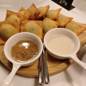 Fried (spinach) ravioli at Punto Vegano in Madrid