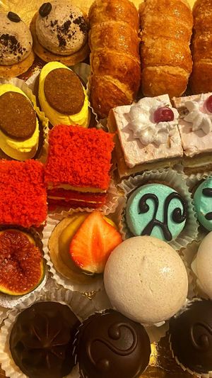 Cabaret di pasticcini  at Pasticceria San Marco in Ospitaletto