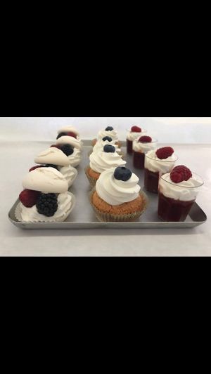 Meringhe con la panna, Mini muffin  at Pasticceria San Marco in Ospitaletto