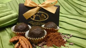 Seductive Chocolate Brownies: 'Playful pecan butter smothered in raw cacao chocolate'
Organic - Gluten-Free - Vegan - No Refined Sugar - Handcrafted - 100% Raw! at Raw Temptation in Geneva