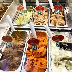 many vegan options of icecream
hazelnut, pistachio, cinnamon, goji berries, ginger and limet, liqueur at Vanilla Gelati Italiani in Milan