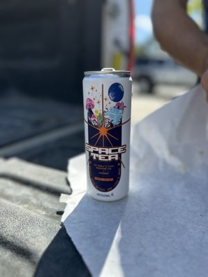 Hubs tried this space tea, “a healthy Arnold Palmer" #Veganuary at Organic Sandwich Company in Boulder