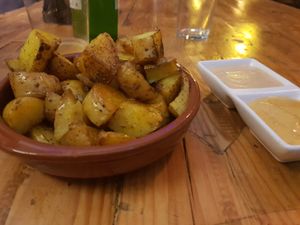 Roasted and fried potatoes at Lata de Zinc in Oviedo