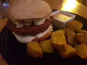 House burger (veggie pattie) at Lata de Zinc in Oviedo