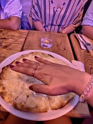 Muy buen tamaño para ser individual y casera. at Lata de Zinc in Oviedo