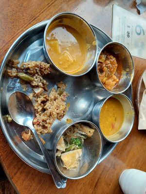 Platter of food (there were more options, too) at Havan Dining in Niigata