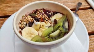 Açai bowl at Le Pain Quotidien - Charonne in Paris