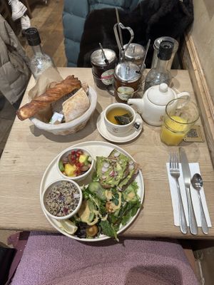 Merveilleux brunch végétalien! Wonderful Vegan Brunch!   at Le Pain Quotidien - Charonne in Paris