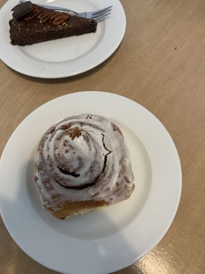 cinnamon bun at Lokal Vegan Bistro in Warsaw