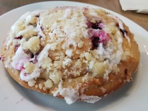 Drozdzowka, a sweet bun at Lokal Vegan Bistro in Warsaw