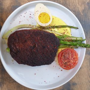 Seitan steak with esparagus, 42zł, 08.06.2024. at Lokal Vegan Bistro in Warsaw