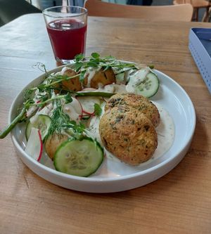 Kotlety bezjajeczne at Lokal Vegan Bistro in Warsaw