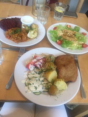 summer lunches at Lokal Vegan Bistro in Warsaw
