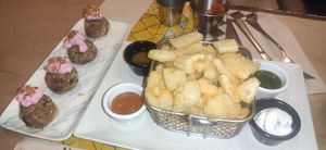 Yuca y croquetas at VIVA in Madrid