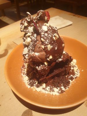 Tarta de chocolate at VIVA in Madrid