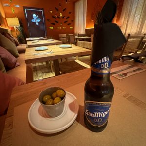 Free olives and 0.0% San Miguel  at VIVA in Madrid