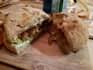 Delicious burger at VIVA in Madrid