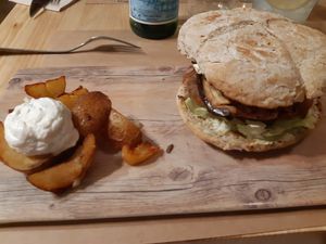 Delicious burger at VIVA in Madrid