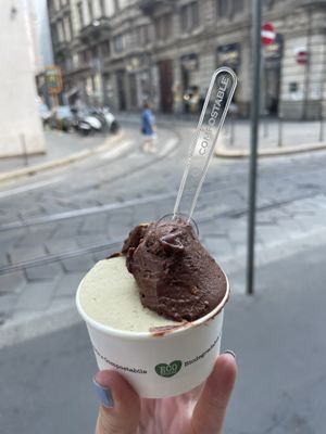 Hazelnut pistachio   at Ciacco Gelato Senz'altro in Milan