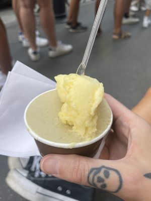 Pineapple and Pistachio   at Ciacco Gelato Senz'altro in Milan