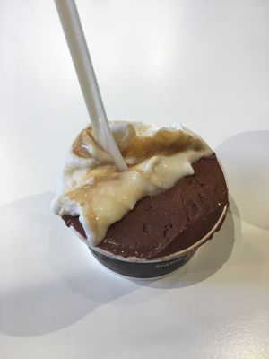 Coconut coffee and dark chocolate at Ciacco Gelato Senz'altro in Milan