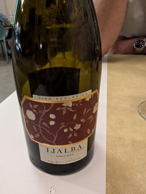 Clearly labelled vegan wine at Sanus in Fuerteventura