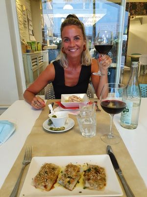 Starter and vegan wine at Sanus in Fuerteventura