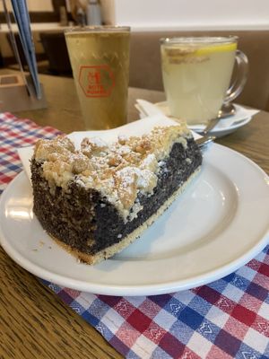 Mohnstreuselkuchen  at Schweizer Milchhauschen in Bad Nauheim