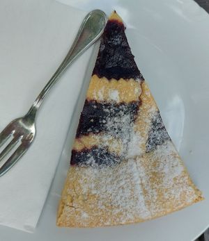 Linzerschnitte at Schweizer Milchhauschen in Bad Nauheim