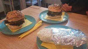 Załoga and Urlop Ma burgers + the kebab boczcniak at Umea in Lublin