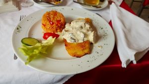 Tofu-corn schnitzel with mushroom sauce at Blumenhotel Restaurant in Bergneustadt