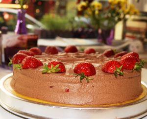 vegane Schokoladensahne Erdbeer Torte at Velicious in Berlin