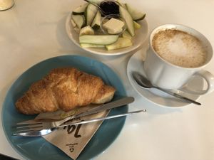 Süßes Frühstück  at Velicious in Berlin