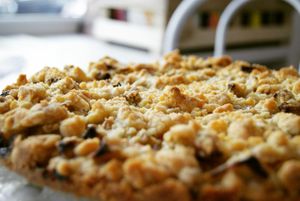 Rhabarber Streuselkuchen  at Velicious in Berlin