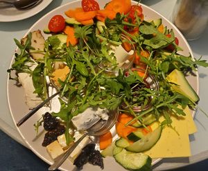 Käse plate at Velicious in Berlin