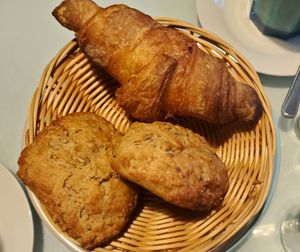 Good croissant and buns at Velicious in Berlin