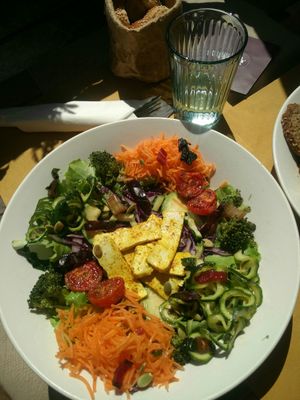 Vegan salat at Clafe in Padua