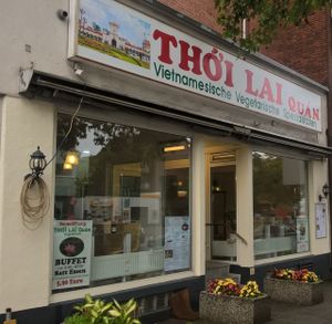 view from the outside at Thoi Lai Quan in Hamburg