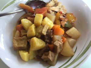 Six dishes from the buffet in one plate at Thoi Lai Quan in Hamburg